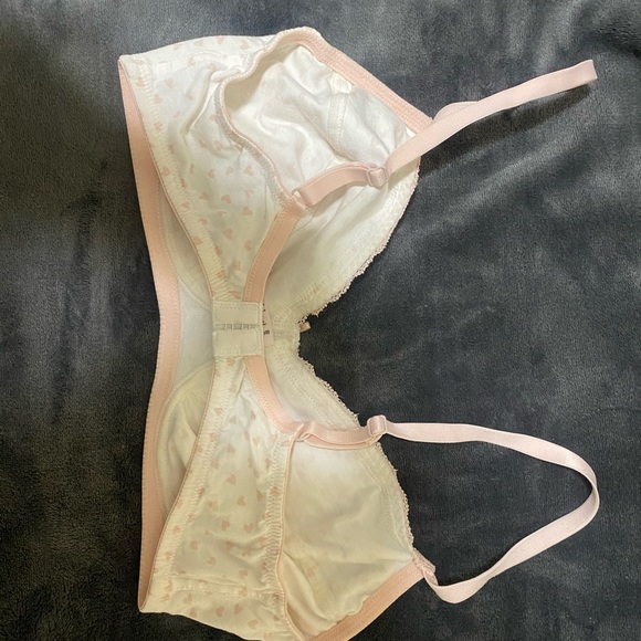 No wire bra - Picture 2 of 3